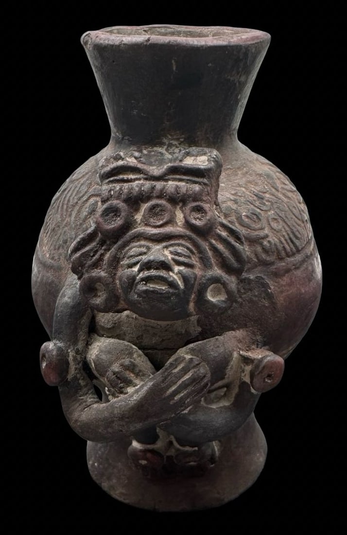 Antique Pre-Columbian Ceramic Vessel (1 of 7)