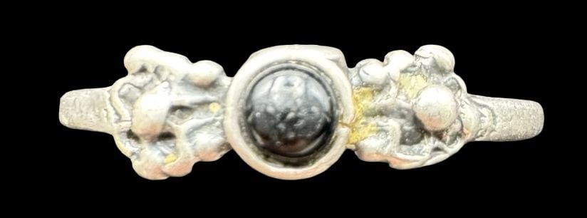 Vintage Sterling Silver & Black Gemstone Ring (1 of 3)