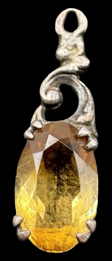 Ornate Vintage Sterling Silver & Orange Gemstone Pendant: Very good vintage condition with minor patina according to age. Measures approx. 7/8" long and 1/4" wide & weighs ca. 1.2 grams. Tested for Sterling Silver. SHIPPING: We ship in-house and charge a fla
