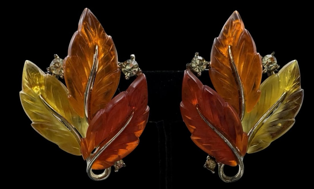 Vintage LISNER Orange & Yellow Leaves Costume Jewelry Earrings: Very good vintage condition with minor patina according to age. Measures approx. 1 3/4 " long and 1 1/4" wide. Marked for LISNER. SHIPPING: We ship in-house and charge a flat fee of $12 for any order 