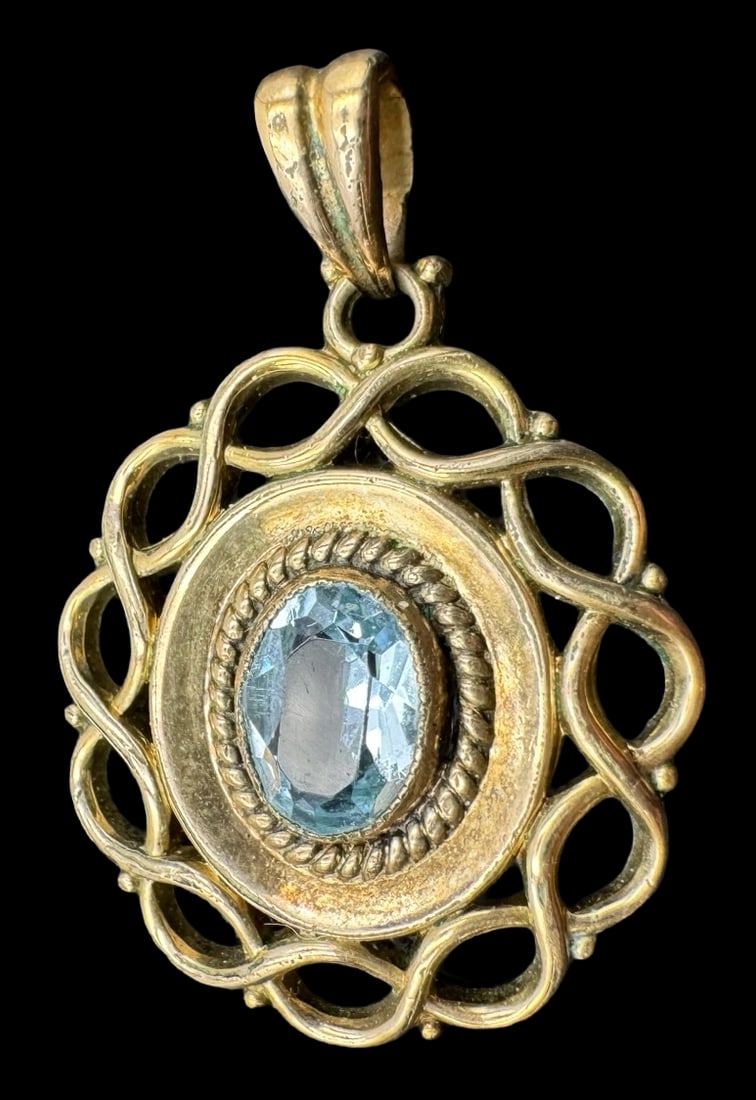 Ornate Vintage Costume Jewelry Gold Metal & Blue Rhinestone Bar Brooch: Very good vintage condition with minor patina according to age. Measures approx. 1 1/4" long and 3/4" wide & weighs ca. 3.7 grams. SHIPPING: We ship in-house and charge a flat fee of $12 for any order