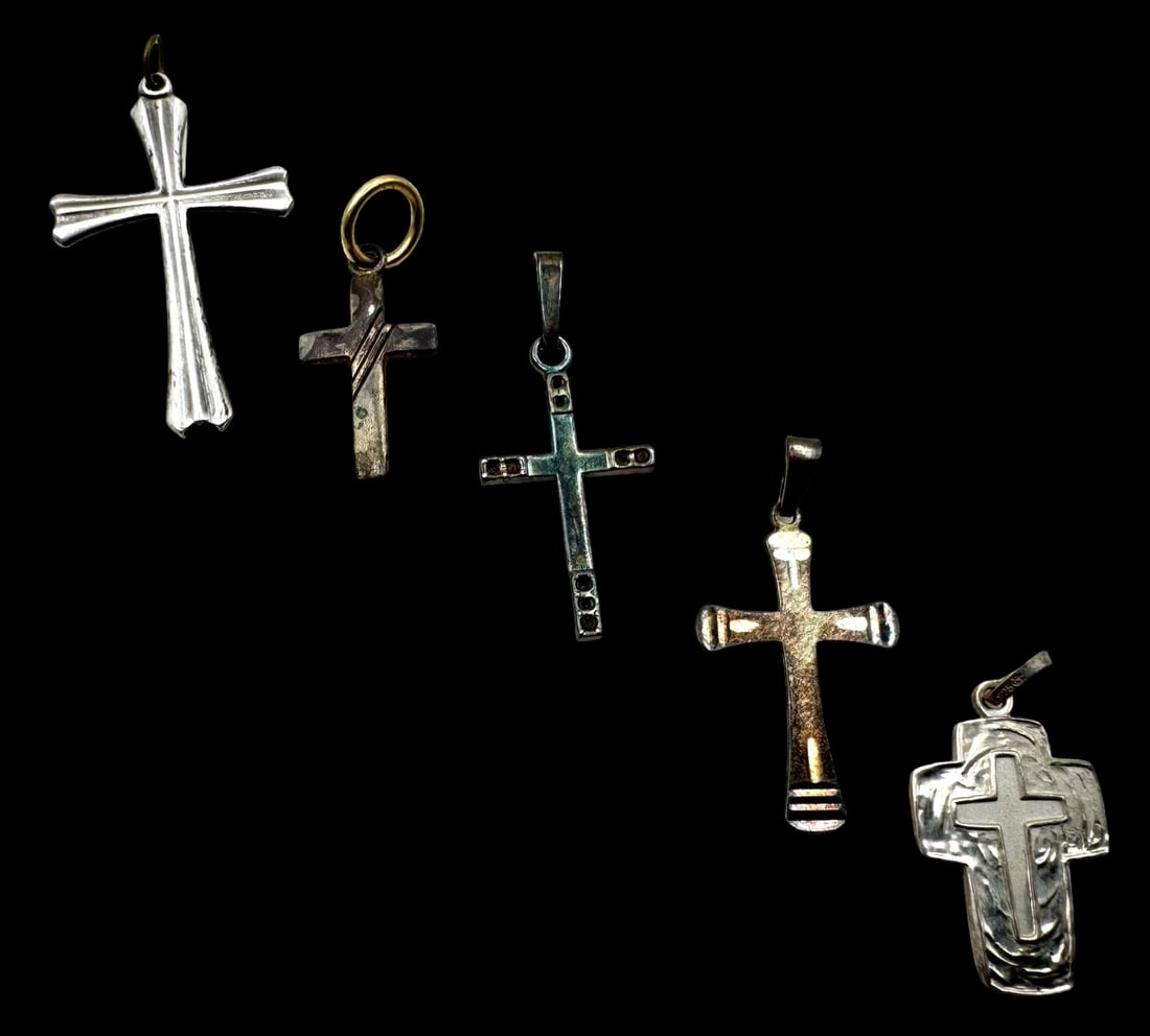 Lot of 5 Vintage European 835 / Sterling Silver Religious Cross Pendant: Very good vintage condition with minor patina according to age. The largest piece measures approx. 1 1/2" long x 3/4" wide and they jointly weigh ca. 7.4 grams. Marked for 835 (83.5%) / Sterling Silve