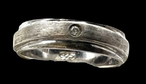 Vintage Sterling Silver & Gemstone Ring: Very good vintage condition with minor patina according to age. The The ring is a size 7 and weighs ca. 3.9 grams. Marked for Sterling Silver. SHIPPING: We ship in-house and charge a flat fee of $12 f