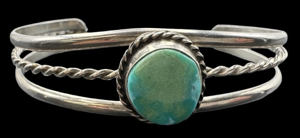 Vintage Native American Sterling Silver & Turquoise Cuff Bracelet
