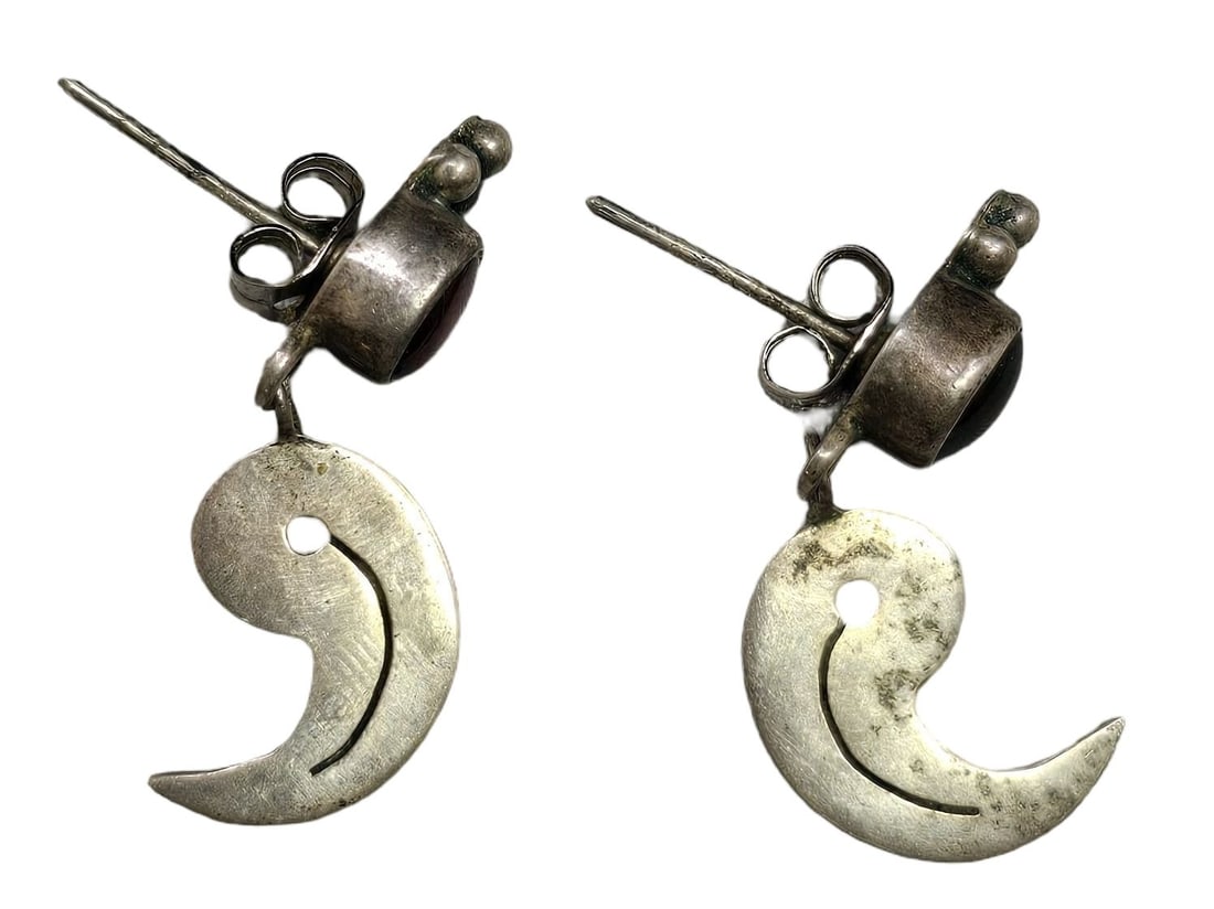 Unusual Vintage Sterling Silver & Gemstone Earrings: Very good vintage condition with minor patina and wear according to age. Each measures approx. 1" high and they jointly weigh ca. 2 grams. SHIPPING: We ship in-house and charge a flat fee of $12 for a