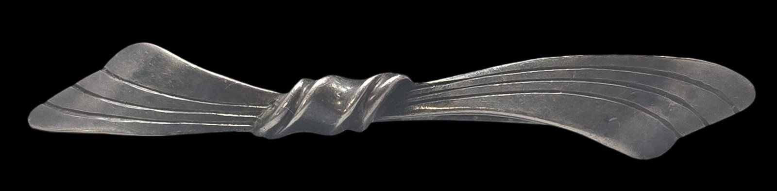 Charming European 835 Silver Bow Brooch Pin: Very good vintage condition with minor patina and wear according to age. Measures approx. 2" wide and weighs ca. 3 grams. Marked for 835 (83.5%) silver. SHIPPING: We ship in-house and charge a flat fe