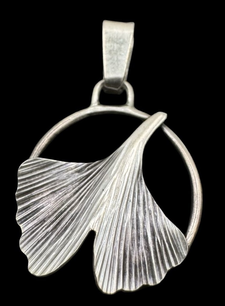 Beautiful Vintage European 835 Silver Gingko Leaf Designer Pendant Charm: Very good vintage condition with minor patina according to age. Measures approx. 7/8" in diameter and weighs ca. 2 grams. Marked for 835 Silver. SHIPPING: We ship in-house and charge a flat fee of $12