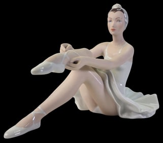 Vintage ROYAL DUX Bohemia Porcelain Ballerina Figurine
