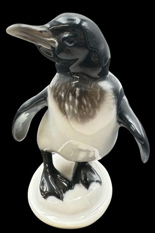Vintage ROSENTHAL Germany Hand Painted Porcelain Penguin Figurine: Very good vintage condition. No chips, cracks, or repairs. Measures approx. 3 3/4" high x 2 1/2" wide x 2" deep. Marked on the bottom "Rosenthal" & "Hand Painted".