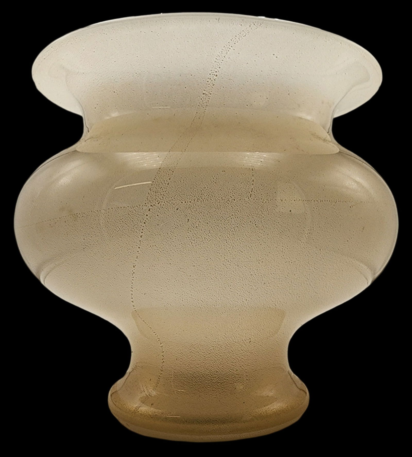 Vintage 1970s BAROVIER & TOSO Murano Italy Art Glass & Gold Leaf Vase: Vintage 1970s BAROVIER x TOSO Murano Italy Art Glass x Gold Leaf Vase. Very good vintage condition; No chips, cracks, or repairs. Measures approx. 7" high x 7 1/2" in diameter. Signed on the bottom.