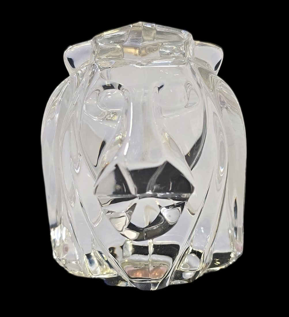Vintage Crystal Lion Figurine / Paperweight: Very good vintage condition; no damage. Measures approx. 3" high x 3" long.