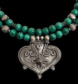 Very Unusual Vintage Oriental Sterling Silver & Malachite Pendant Necklace