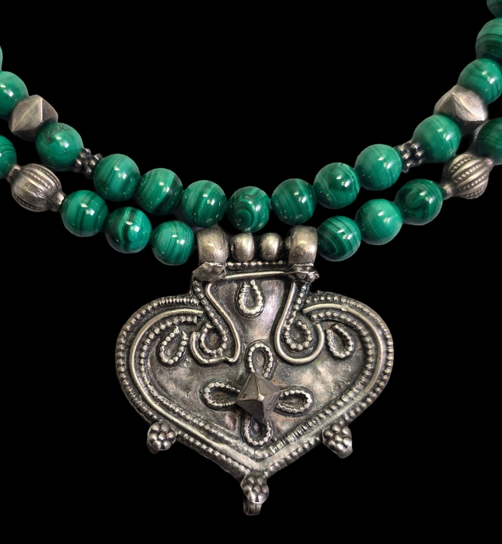 Very Unusual Vintage Oriental Sterling Silver & Malachite Pendant Necklace: Very good vintage condition with minor patina and wear according to age. Measures approx. 20" long and weighs ca. 124 grams.