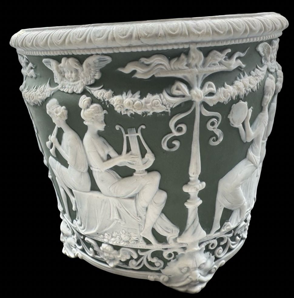 Antique WEDGWOOD Jasperware Sage Green Jardiniere / Planter (1 of 6)
