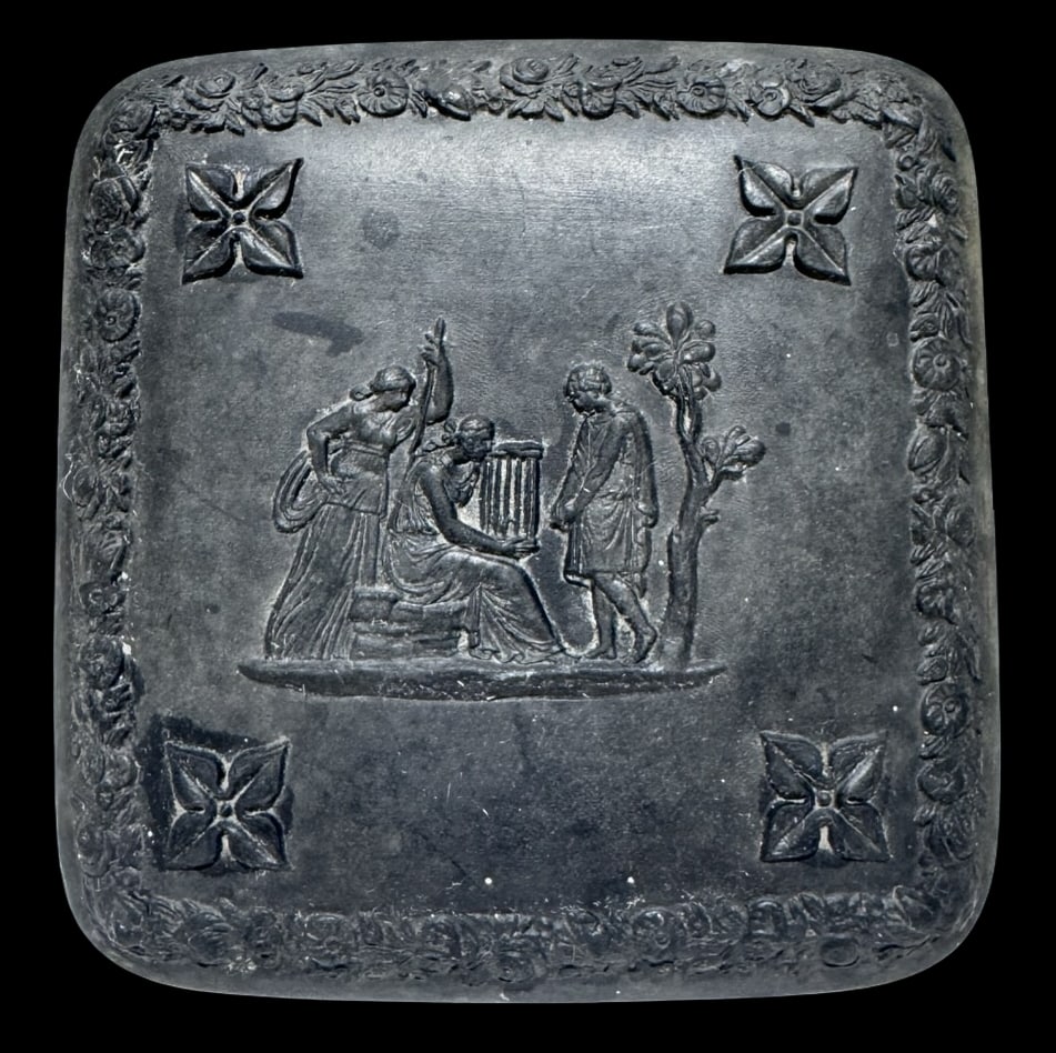 Antique WEDGWOOD Black Basalt Jasperware Square Lidded Trinket / Jewelry Box (1 of 6)