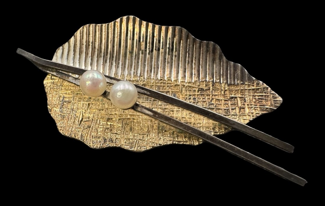 Vintage KORDES & LICHTENFELS Germany Gilt 835 Silver Leaf Brooch /w Two Pearls: Very good vintage condition with minor patina according to age. Measures approx. 2" long x 3/4" wide and weighs ca. 5.4 grams. Marked for 835 Silver x designer mark KxL.
