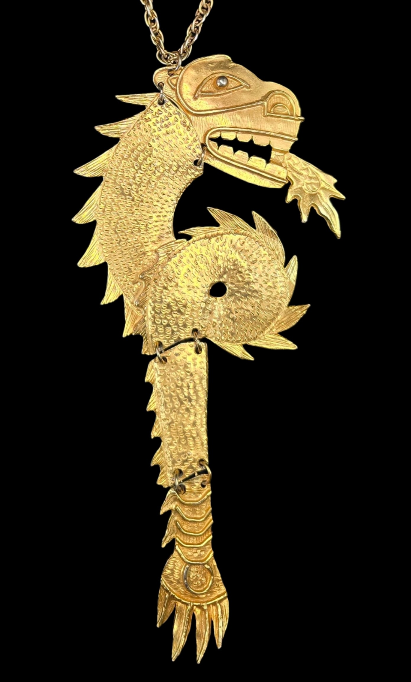 Gorgeous KENNETH JAYLANE Runway Articulated Dragon Gold Tone Custom Jewerly Necklace: Very good vintage condition with minor patina according to age. Measures approx. 20" long and weighs ca. 160 grams. Marked.