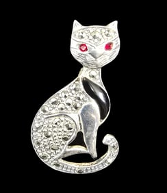 Very Unusual Vintage Mid-Century Sterling Silver & Gemstone Cat Brooch Pin
