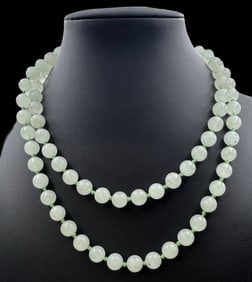 Stunning Long Vintage Jade Beads Necklace