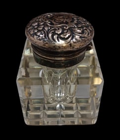Antique British Hand Cut Crystal Travel Inkwell /w Ornate Sterling Silver Hinged Lid