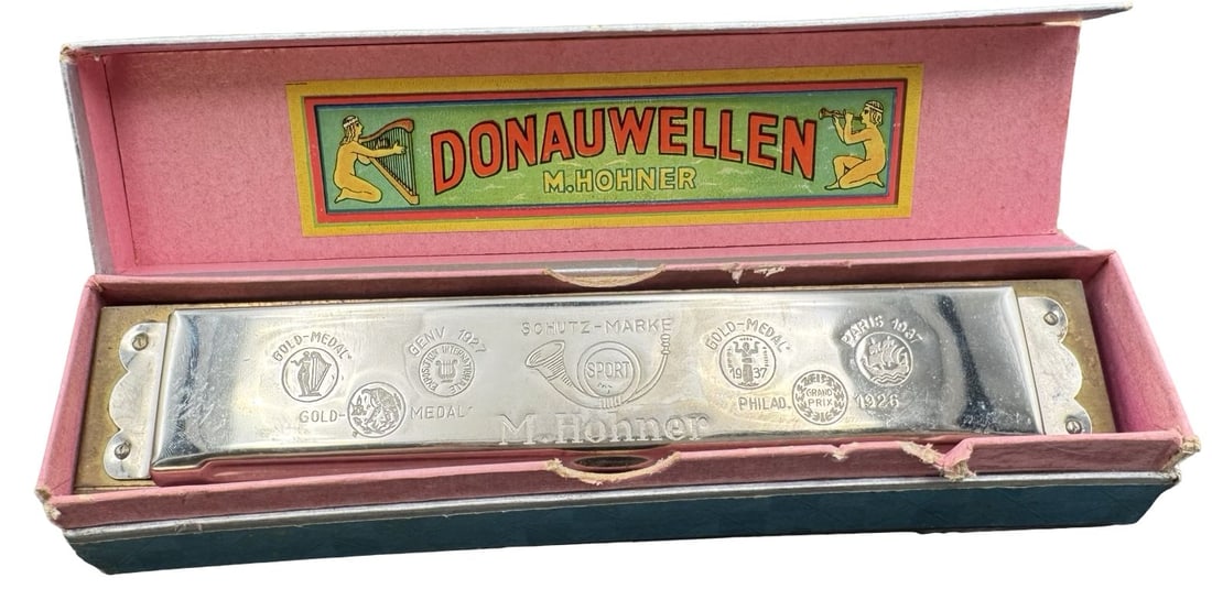 Vintage HOHNER Germany Donauwellen Harmonica /w Orginal Case (1 of 4)