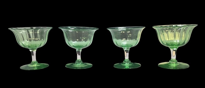 Vintage Set of 4 Art Deco Green Glass Liquor Glasses
