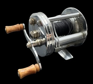 Vintage PFLUEGER TRUMP Model No.1943 Bait Casting Fishing Reel /w Original Box