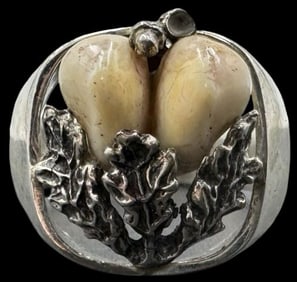 Very Unusual Vintage European Alpine Sterling Silver Hunter Ring /w Deer Teeth