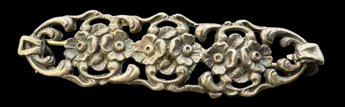 Vintage European Pierced 800 Silver floral Design Bar Brooch: Very good vintage condition with minor patina according to age. Measures approx. 2" long x 1/2" wide and weighs ca. 4.5 grams. Tested for a minimum of 800 Silver. SHIPPING: We ship in-house and charge