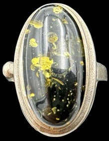 Stylish Vintage Sterling Silver & Amber Ring