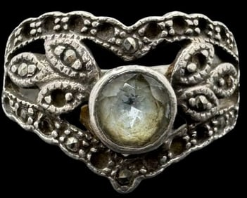 Beautiful Vintage Sterling Silver, Marcasite & Clear Gemstone Ring