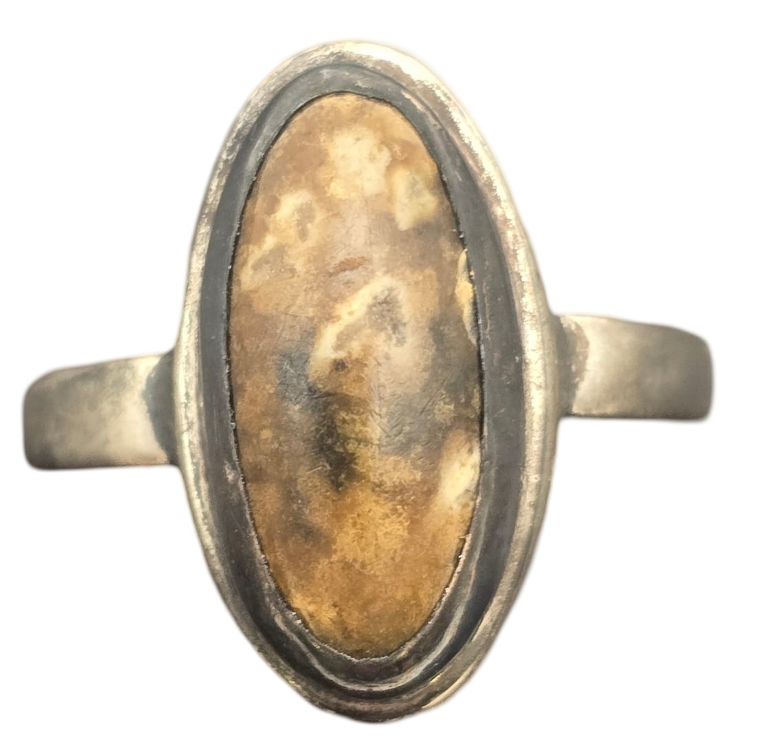 Vintage European 835 Silver & Brown Gemstone Ring: Very good vintage condition with some patina and wear according to age. The ring is a size 7 1/2 and weighs ca. 4.13 grams. Marked for 835 (83.5%) silver. SHIPPING: We ship in-house and charge a flat