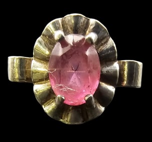 Ornate Vintage Sterling Silver & Pink Gemstone Ring