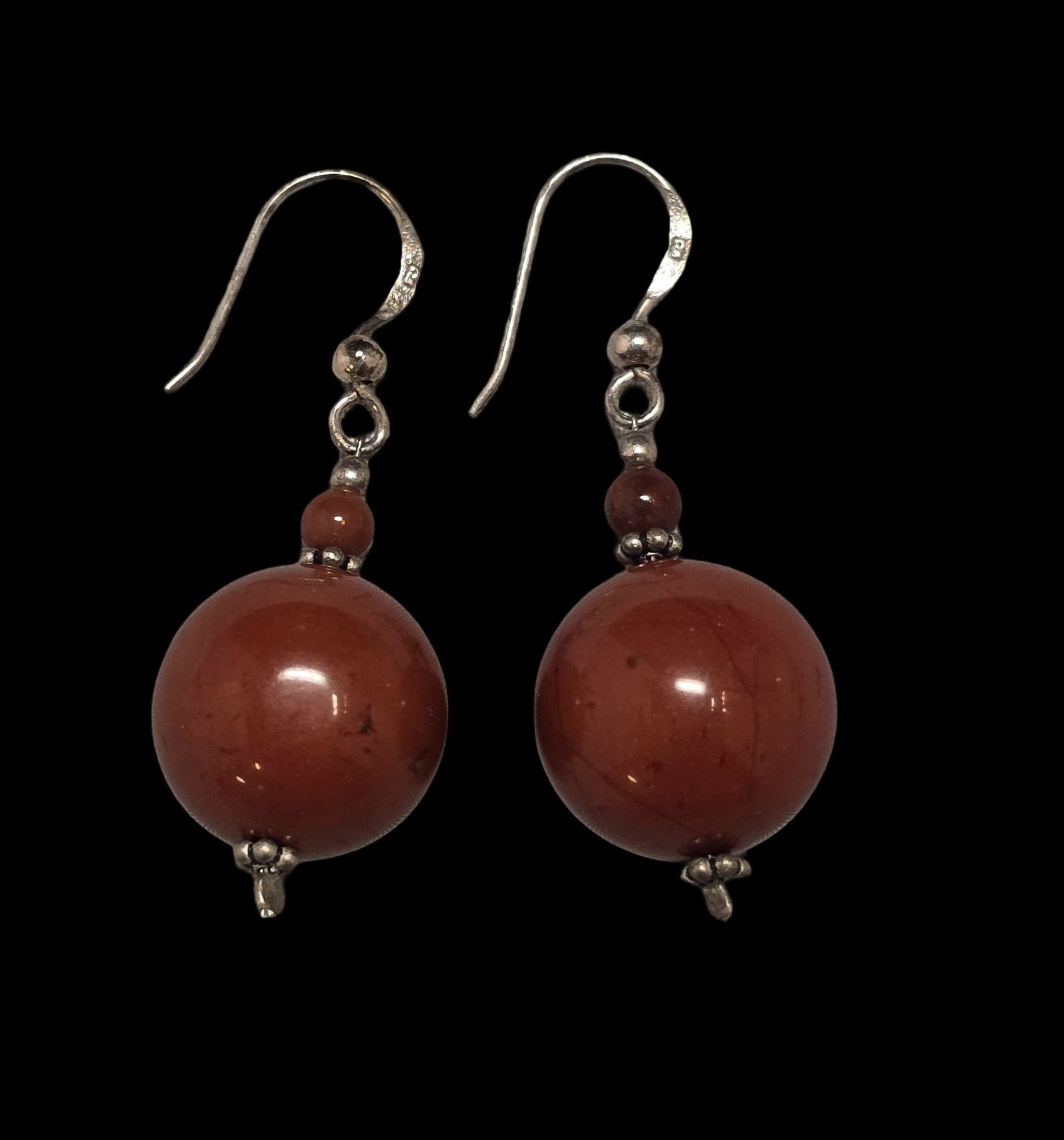 Vintage Sterling Silver & Red Jasper Earrings: Very good vintage condition with minor patina and wear according to age. Each measures approx. 1" high and weighs ca. 6 grams. Marked for Sterling Silver. SHIPPING: We ship in-house and charge a flat
