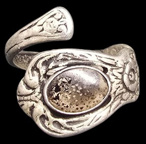Vintage Mid-Century Southwestern PACIFIC JEWELRY COMPANY Sterling Silver & Gemstone Snake Ring