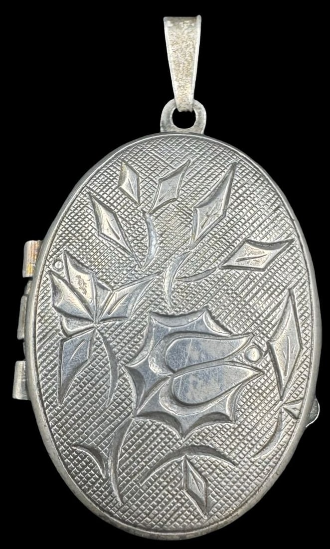 Ornately Engraved Vintage European 835 Silver Picture Locket Pendant (1 of 3)