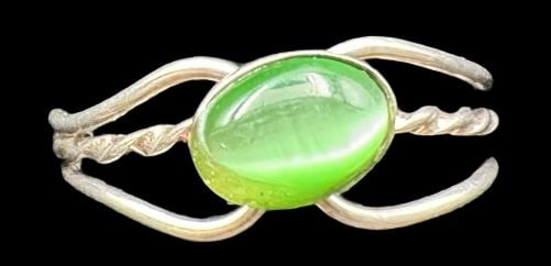 Vintage Sterling Silver & Green Gemstone Ring