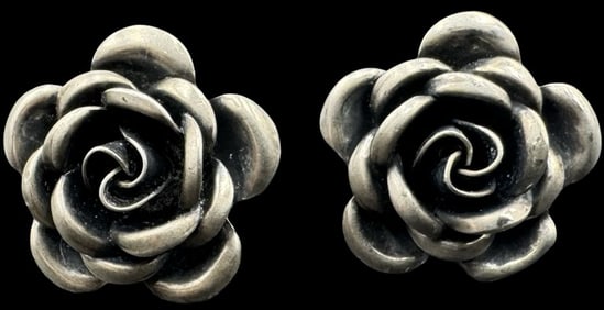 Gorgeous Vintage Sterling Silver Flower Earrings