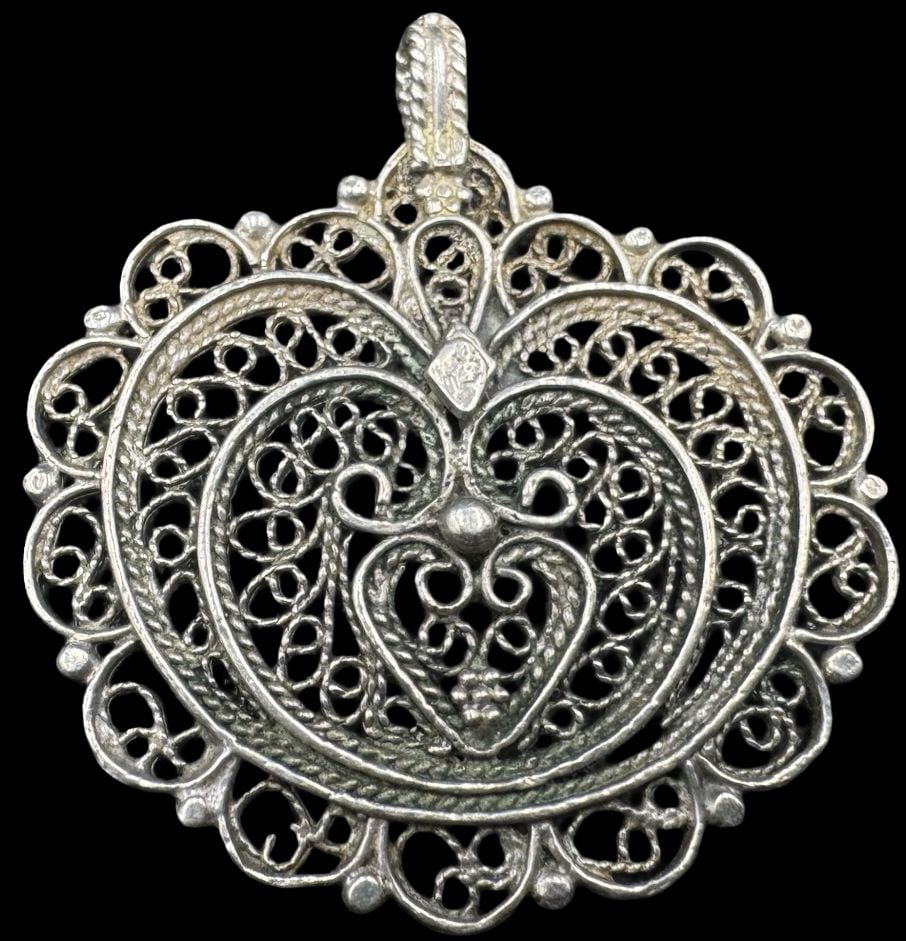 Unusual Vintage Sterling Silver Filigree Pendant (1 of 2)