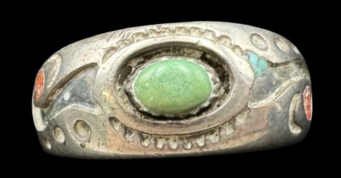 Ornate Vintage Sterling Silver & Green Gemstone Ring (1 of 4)