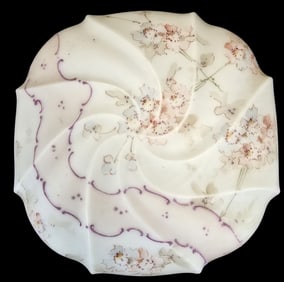 Stylish Antique 1900s Wavecrest Art Glass Dresser Box /w Hinged Lid