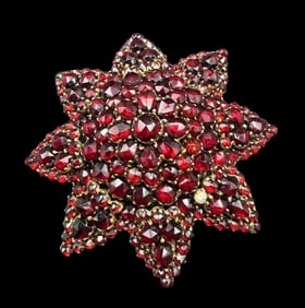 Gorgeous Antique European Gilt Metal & Bohemian Garnet Star Shaped Brooch