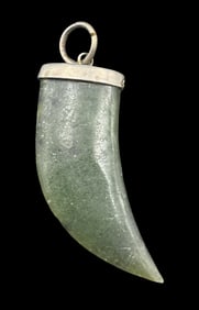 Unusual Vintage Sterling Silver & Jadeite Tooth Shaped Pendant