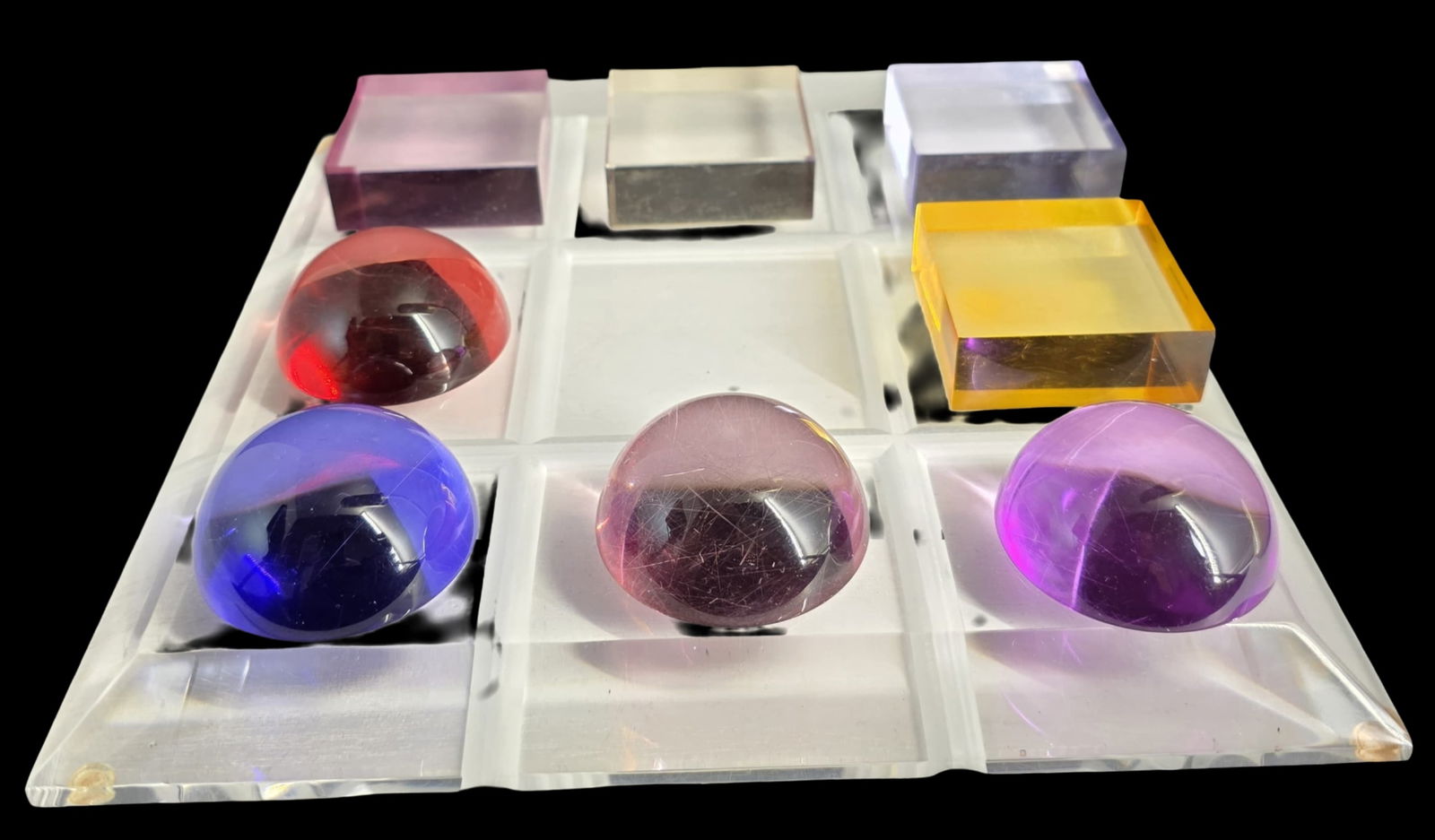 Vintage Mid-Century Modern CHARLES HOLLIS JONES Art Glass Game Board: Very good vintage condition. No chips, cracks, or repairs. Board measures approx. 3/4" high x 9" wide x 9" long. Round game tokens measure approx. 2" in diameter x 1" high; square tokens measure appro