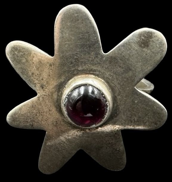Unusual Vintage Mid-Century Sterling Silver & Red Gemstone Flower Shaped Ring (1 of 4)