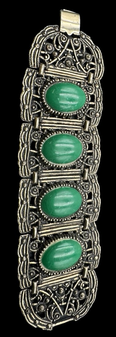 Large Ornate Vintage Costume Jewelry Bracelet /w Green Gemstone (1 of 4)