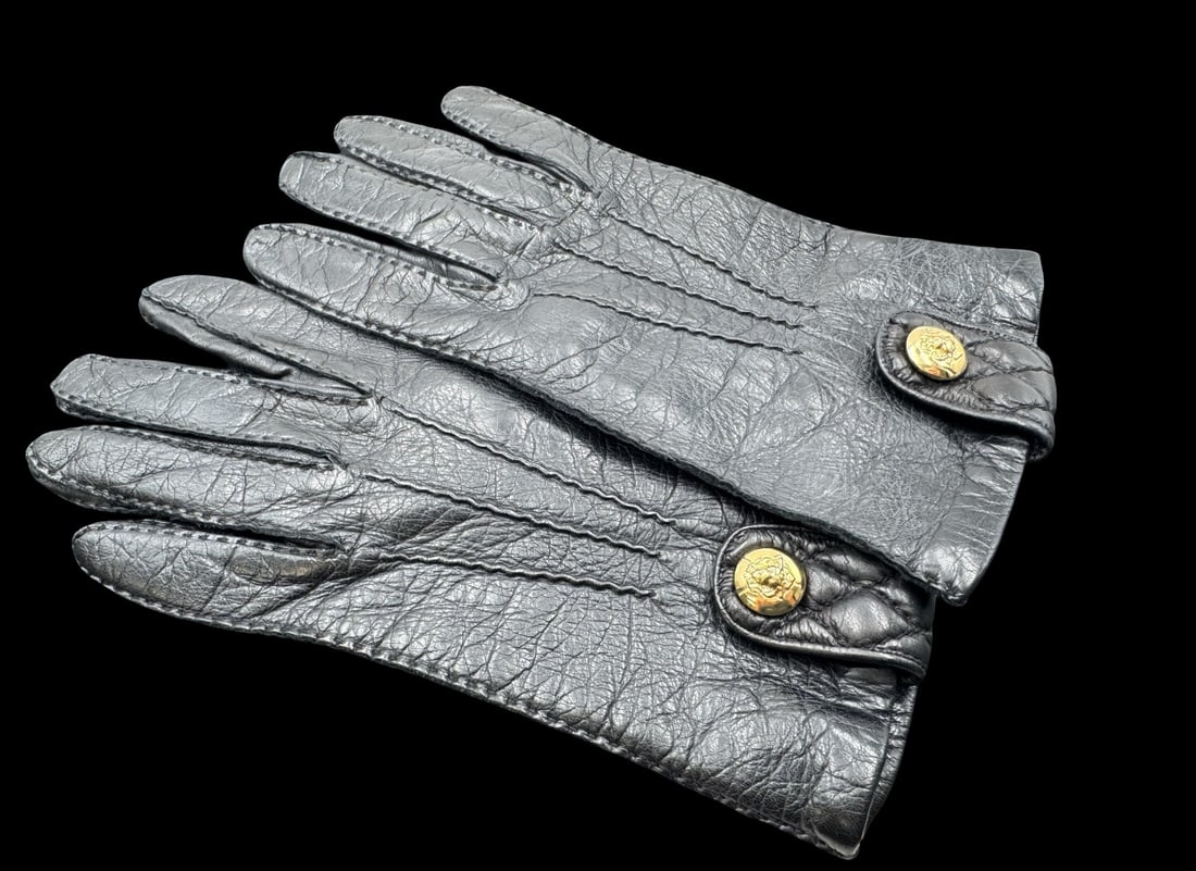 Vintage NEIMAN MARCUS Women's Black Leather Chauffeur Gloves (1 of 3)