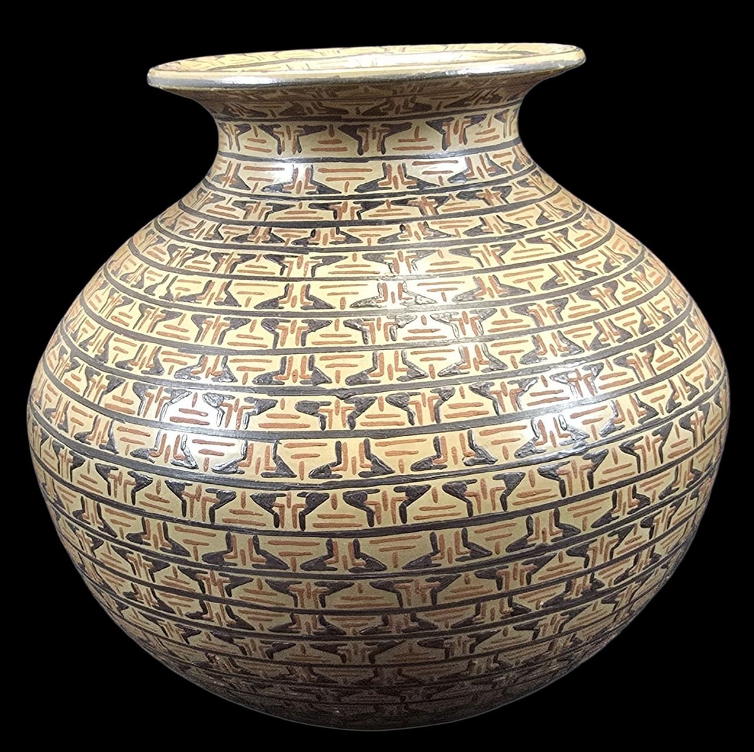 Stunning Vintage ELVIRA BUGARINI COTA Mata Ortiz Art Pottery Vase: Very good vintage condition with some patina according to age, please see pictures. No chips, cracks, or repairs. Measures approx. 4 1/2" high x 4" wide. Signed on the bottom.