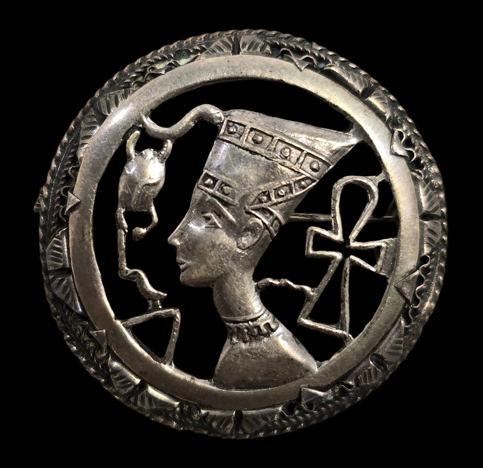 Vintage Egyptian Revival Sterling Silver Queen Nefertiti & Scarab Eternal Life Brooch: Very good vintage condition with some patina according to age, please see pictures. Measures approx. 1 1/2" long and weighs ca. 10.5 grams. Marked.