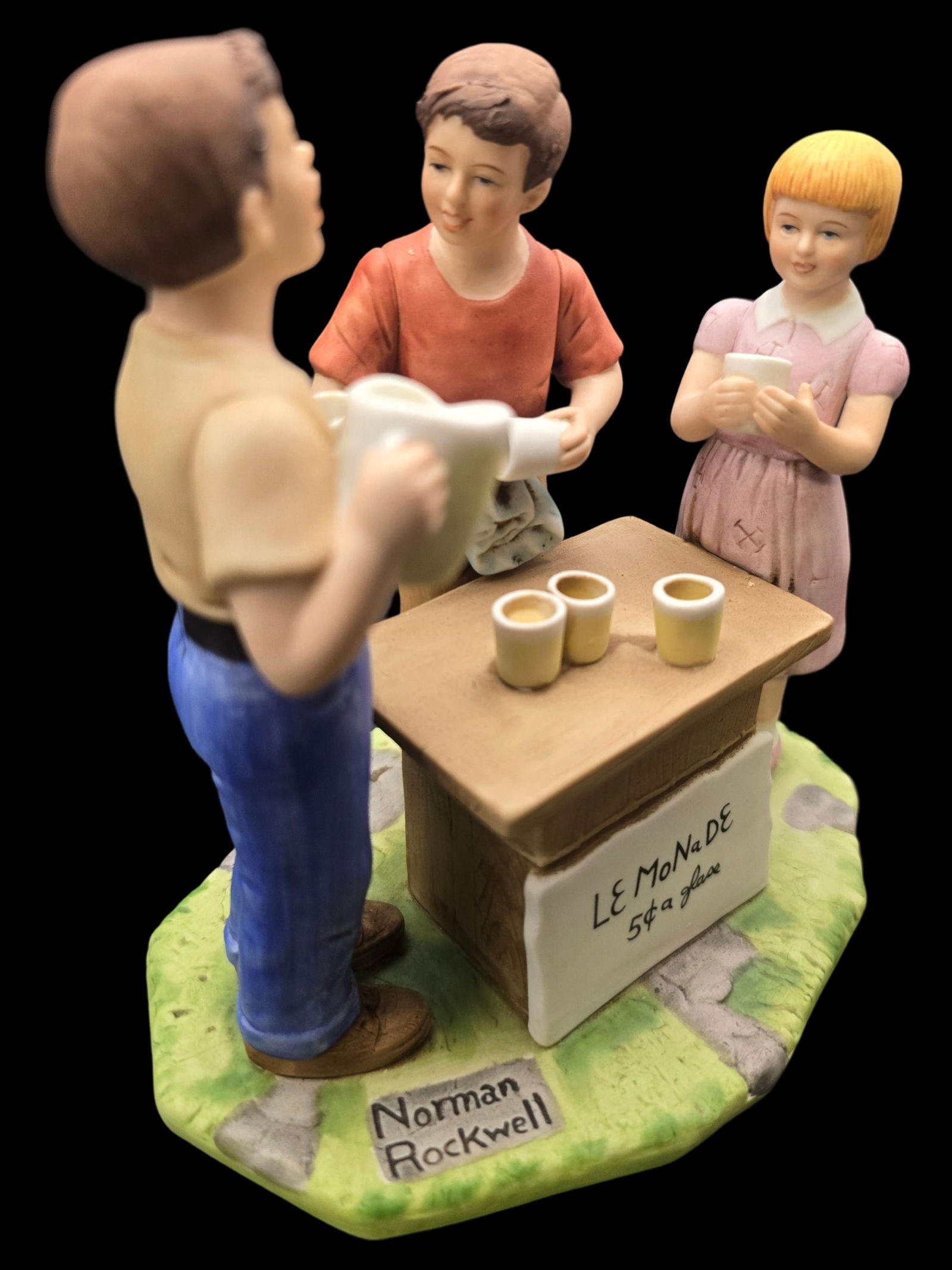 Vintage NORMAN ROCKWELL "Lemonade Stand" Ceramic Figurine: Very good vintage condition with minor wear according to age, please see pictures. Measures approx. 6 1/2" high x 6" wide.